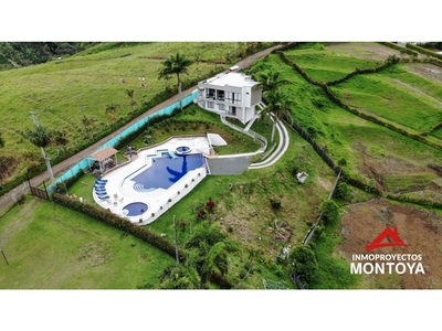 Casa de campo de alto standing de 2100 m2 en venta Pereira, Colombia