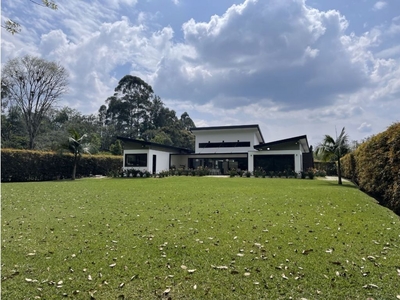 Casa de campo de alto standing de 2330 m2 en venta Rionegro, Colombia