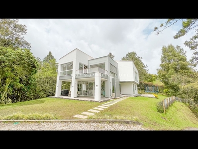 Casa de campo de alto standing de 2543 m2 en venta Envigado, Colombia
