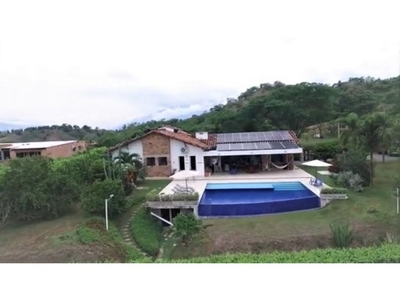 Casa de campo de alto standing de 2700 m2 en venta Sopetrán, Colombia