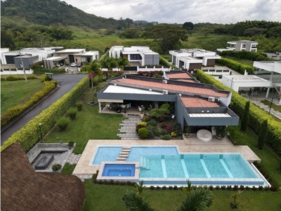 Casa de campo de alto standing de 2716 m2 en venta Pereira, Departamento de Risaralda