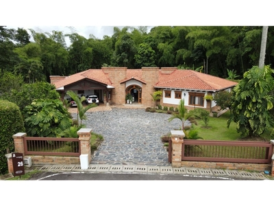 Casa de campo de alto standing de 2786 m2 en venta Pereira, Colombia