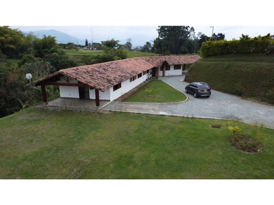 Casa de campo de alto standing de 3 dormitorios en venta Circasia, Colombia