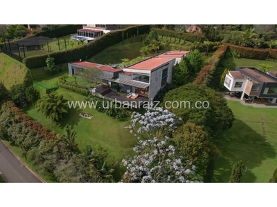 Casa de campo de alto standing de 6 dormitorios en venta Envigado, Colombia
