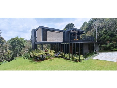 Casa de campo de alto standing de 3300 m2 en venta Envigado, Colombia