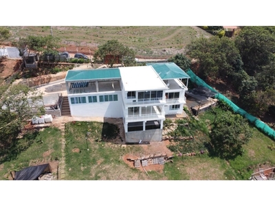 Casa de campo de alto standing de 3625 m2 en venta Yumbo, Colombia
