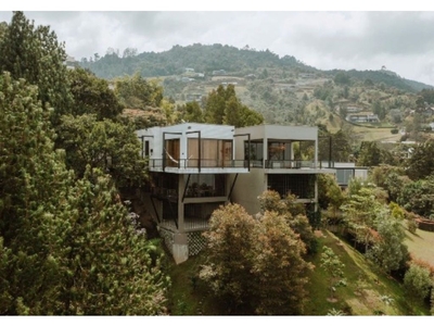 Casa de campo de alto standing de 3800 m2 en venta Medellín, Departamento de Antioquia
