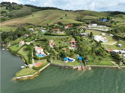 Casa de campo de alto standing de 4 dormitorios en venta Calima, Colombia