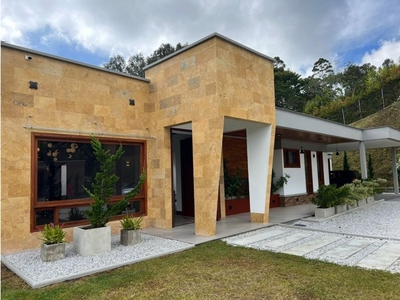 Casa de campo de alto standing de 4 dormitorios en venta Rionegro, Departamento de Antioquia