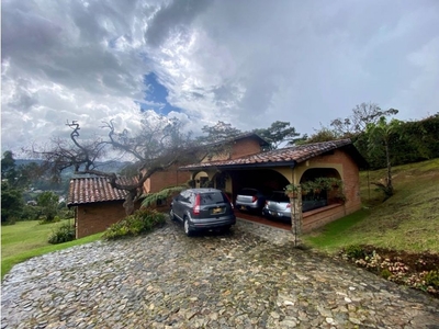 Casa de campo de alto standing de 4000 m2 en venta Envigado, Departamento de Antioquia