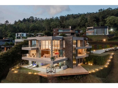 Casa de campo de alto standing de 5 dormitorios en venta Medellín, Departamento de Antioquia