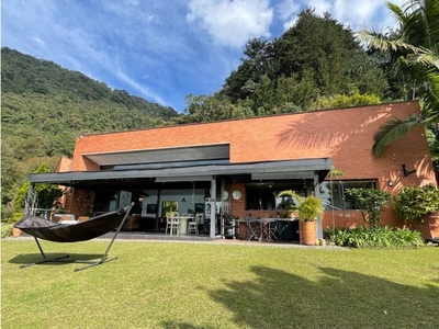 Casa de campo de alto standing de 6221 m2 en venta Envigado, Departamento de Antioquia