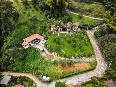 Casa de campo de alto standing de 7 dormitorios en venta Caldas, Departamento de Antioquia