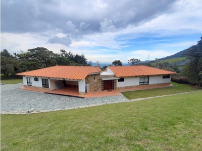 Casa de campo de alto standing de 7200 m2 en venta La Ceja, Colombia
