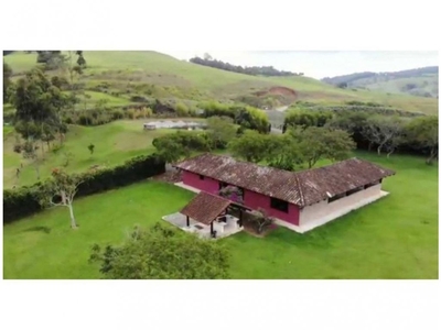 Cortijo de alto standing de 140000 m2 en venta Yotoco, Departamento del Valle del Cauca