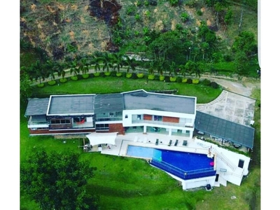 Cortijo de alto standing de 37000 m2 en venta Ebéjico, Colombia