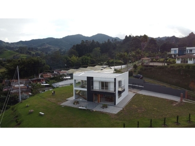 Cortijo de alto standing de 5000 m2 en venta La Ceja, Departamento de Antioquia
