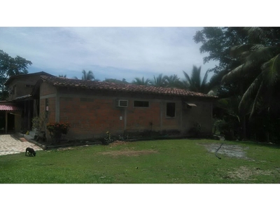 Cortijo de alto standing de 516 m2 en venta Puerto Berrío, Departamento de Antioquia