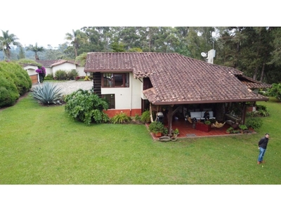 Cortijo de alto standing de 8654 m2 en venta Carmen de Viboral, Departamento de Antioquia