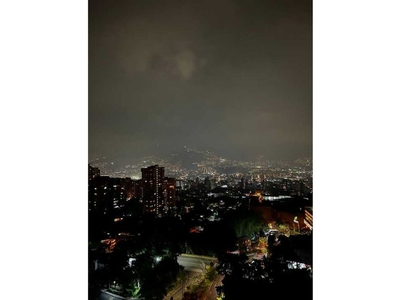 Piso de alto standing de 170 m2 en alquiler en Medellín, Departamento de Antioquia