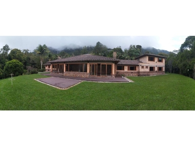Piso exclusivo de 13000 m2 en venta en Envigado, Colombia