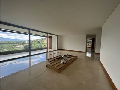 Piso exclusivo de 253 m2 en alquiler en Medellín, Departamento de Antioquia