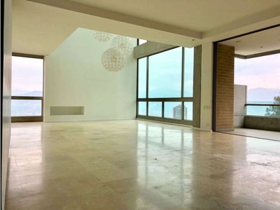 Piso exclusivo de 305 m2 en venta en Medellín, Colombia