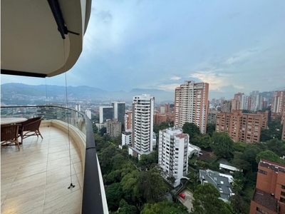 Piso exclusivo de 386 m2 en venta en Medellín, Colombia