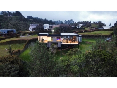 Vivienda de alto standing de 1430 m2 en venta Envigado, Departamento de Antioquia