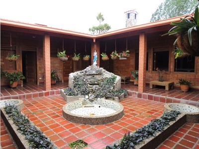 Vivienda de alto standing de 1622 m2 en venta Rionegro, Colombia
