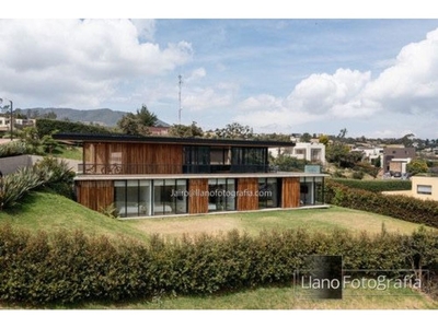 Vivienda de alto standing de 1739 m2 en venta La Calera, Cundinamarca