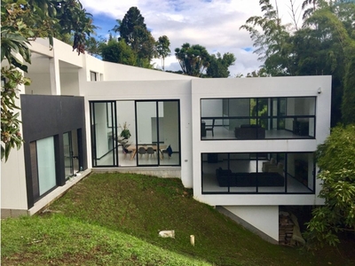 Vivienda de alto standing de 1850 m2 en venta Medellín, Departamento de Antioquia