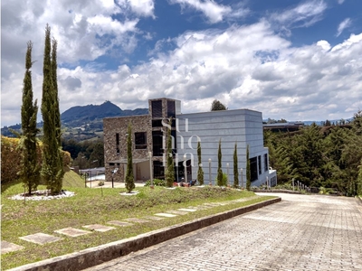 Vivienda de alto standing de 2750 m2 en venta Carmen de Viboral, Colombia