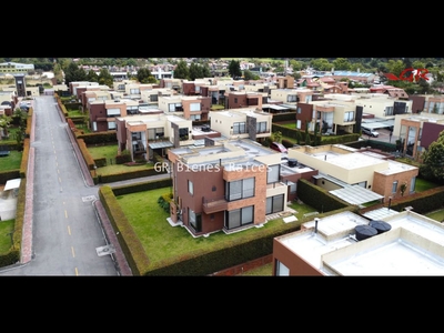 Vivienda de alto standing de 600 m2 en venta Cota, Cundinamarca