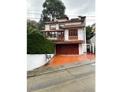 Vivienda de alto standing de 607 m2 en venta Santafe de Bogotá, Colombia