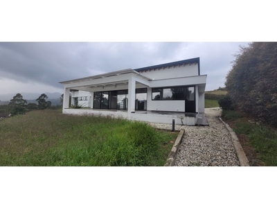 Vivienda de alto standing de 6111 m2 en venta La Ceja, Departamento de Antioquia