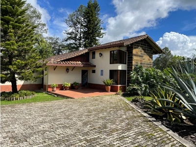 Vivienda de alto standing de 8640 m2 en venta Rionegro, Colombia