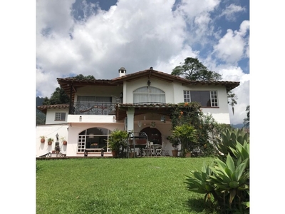 Vivienda de lujo de 1800 m2 en venta Envigado, Departamento de Antioquia