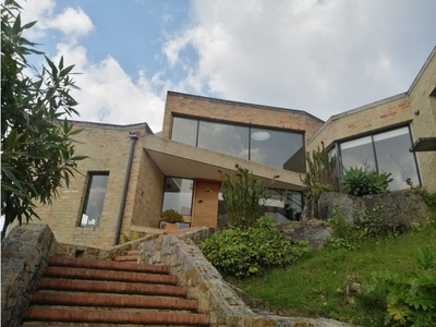 Vivienda de lujo de 3294 m2 en venta Chía, Colombia