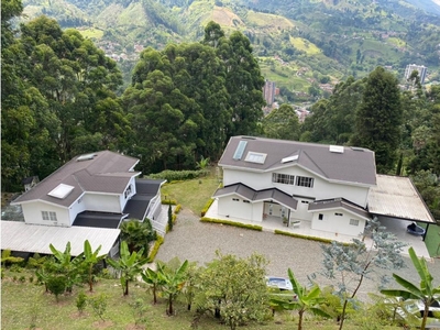 Vivienda de lujo de 4852 m2 en venta Medellín, Departamento de Antioquia