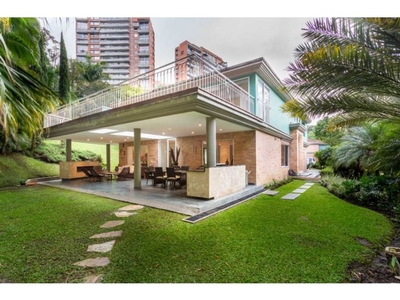 Vivienda de lujo de 682 m2 en venta Medellín, Colombia