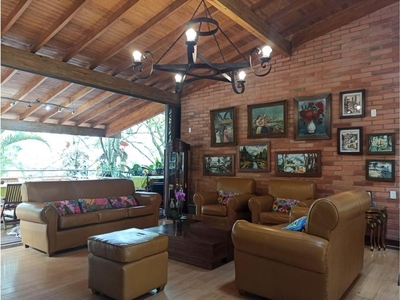 Vivienda exclusiva de 2500 m2 en venta Envigado, Colombia