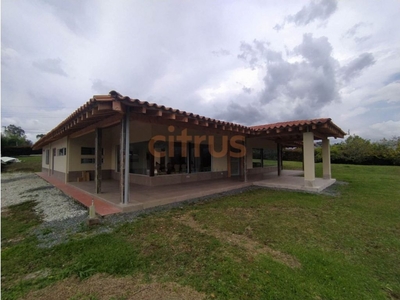 Vivienda exclusiva de 2620 m2 en venta La Ceja, Colombia