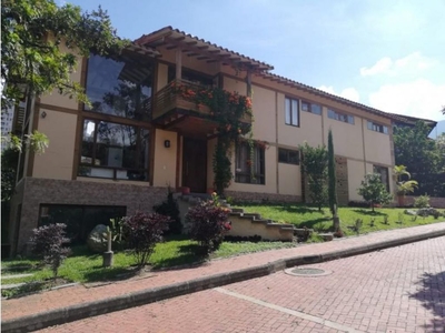 Vivienda exclusiva de 661 m2 en venta La Estrella, Departamento de Antioquia