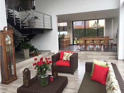 Vivienda exclusiva de 805 m2 en venta Cota, Colombia