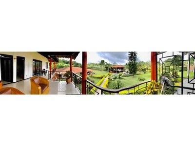 Vivienda exclusiva de 3450 m2 en venta La Tebaida, Colombia