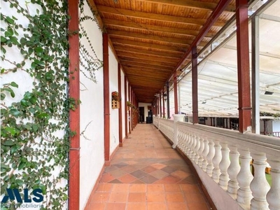 Casa de campo de alto standing de 10 dormitorios en venta La Estrella, Departamento de Antioquia