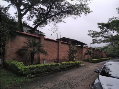 Casa de campo de alto standing de 4 dormitorios en venta Cali, Colombia