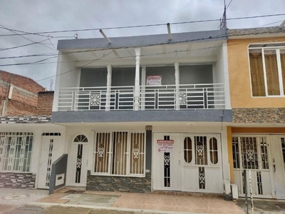 Casa en Arriendo en Guayacanes, Tuluá, Valle del Cauca