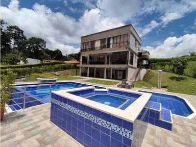 Exclusivo hotel de 2000 m2 en alquiler Pereira, Colombia